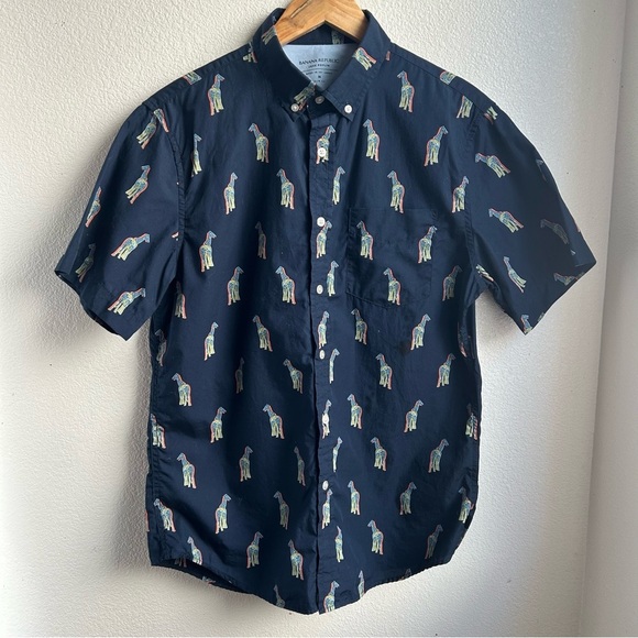 Banana Republic | Luxe Poplin Navy Giraffe Print Button Down Shirt - Picture 2 of 5